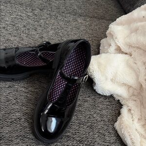 Classic Black Patent Mary Jane Shoes for Women